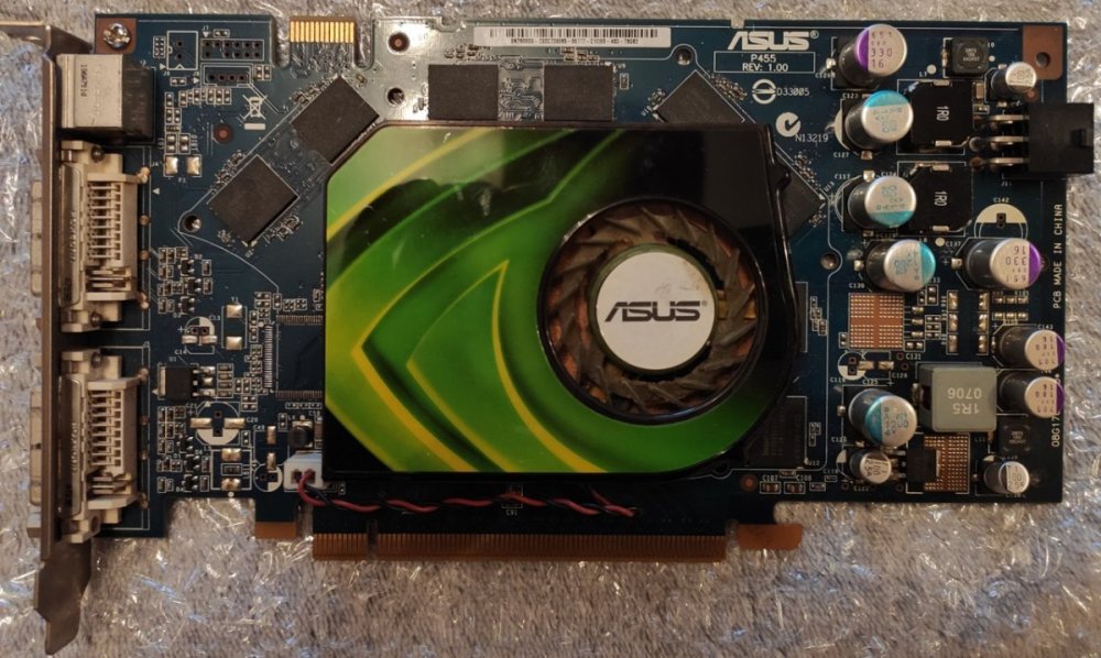 asus_en7900gs_pcie.thumb.jpg.e9627b0db43cabd746b5edc1300cc2e6.jpg