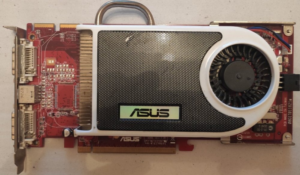 asus_x1950pro_256_1.thumb.jpg.4030458ab2f225c0824e22d15f7900f3.jpg